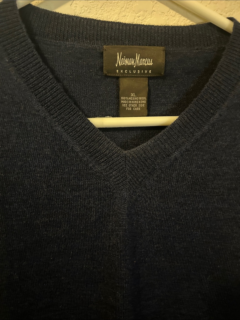 Neiman Marcus Men’s Dark Navy V-Neck Wool Sweater